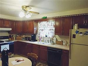 4th image of 2965 South Ave