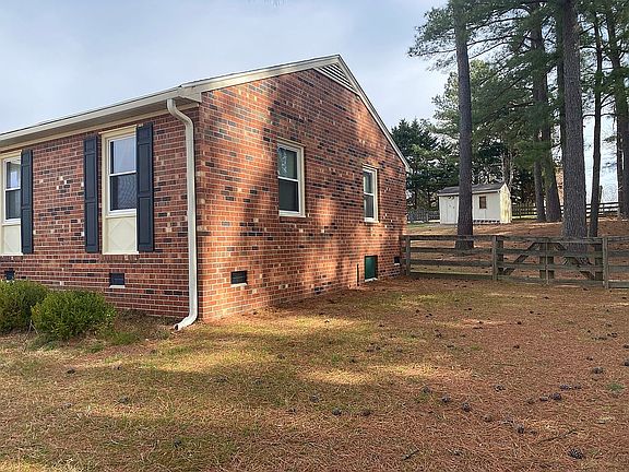 3rd image of 7048 Claybird Ln