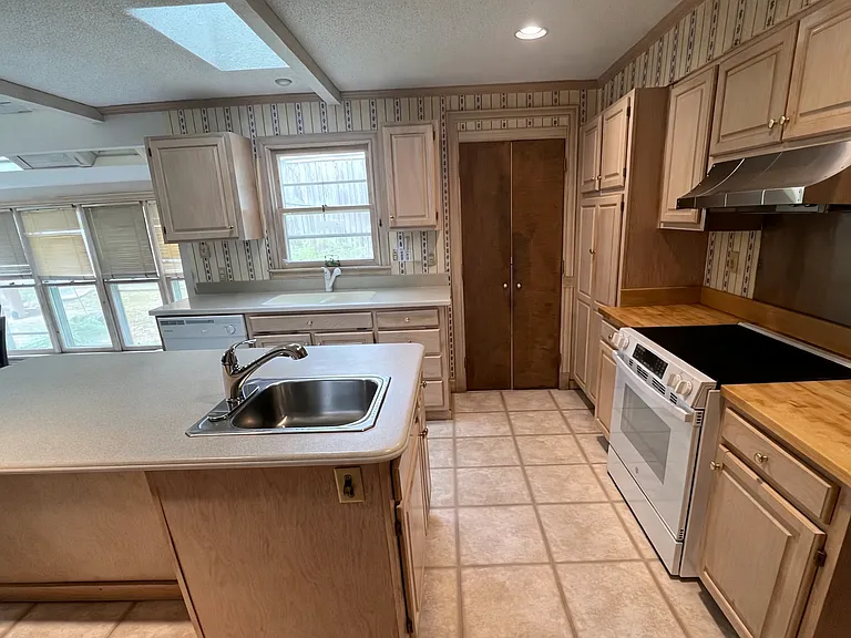 Doorway to Laundry Room is straight ahead
