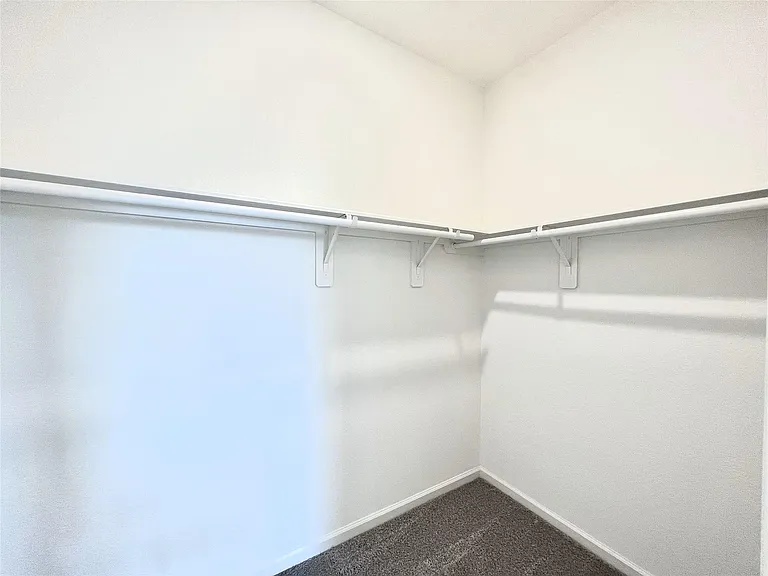 680 Amesbury Rd — Photo 11