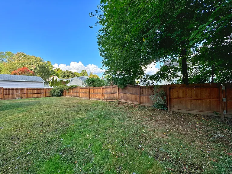84 Sunnyridge Ave — Photo 15