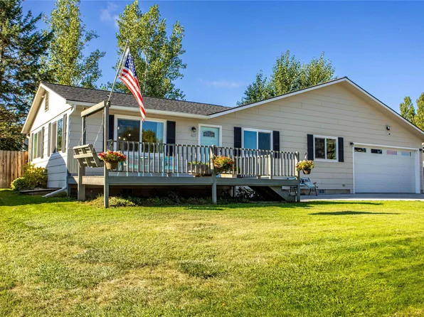 403 20th Ave W, Polson, MT 59860