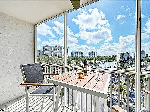 2 bed, 1050 sqft, $6,390 — Photo 3