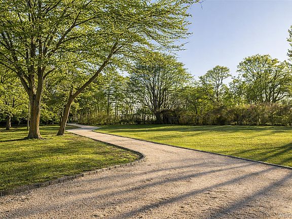 3rd image of 98 South Road