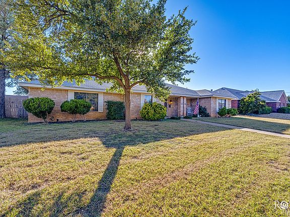 3rd image of 3849 Sunset Dr