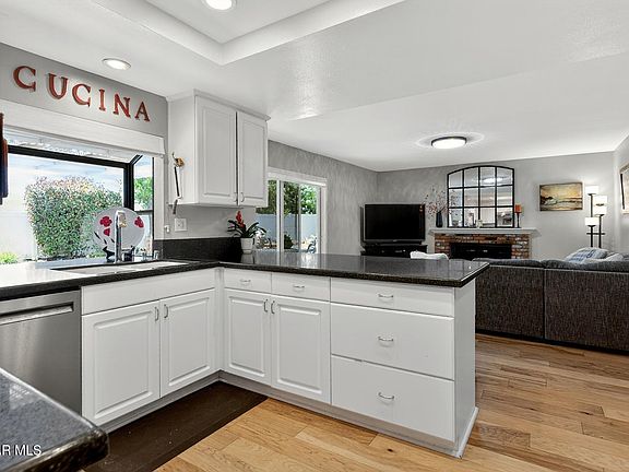 3rd image of 907 Sagebrush Pl