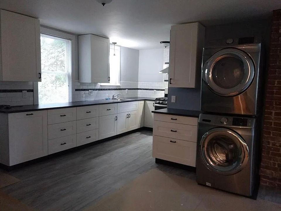 2nd image of 8B North Rd #B
