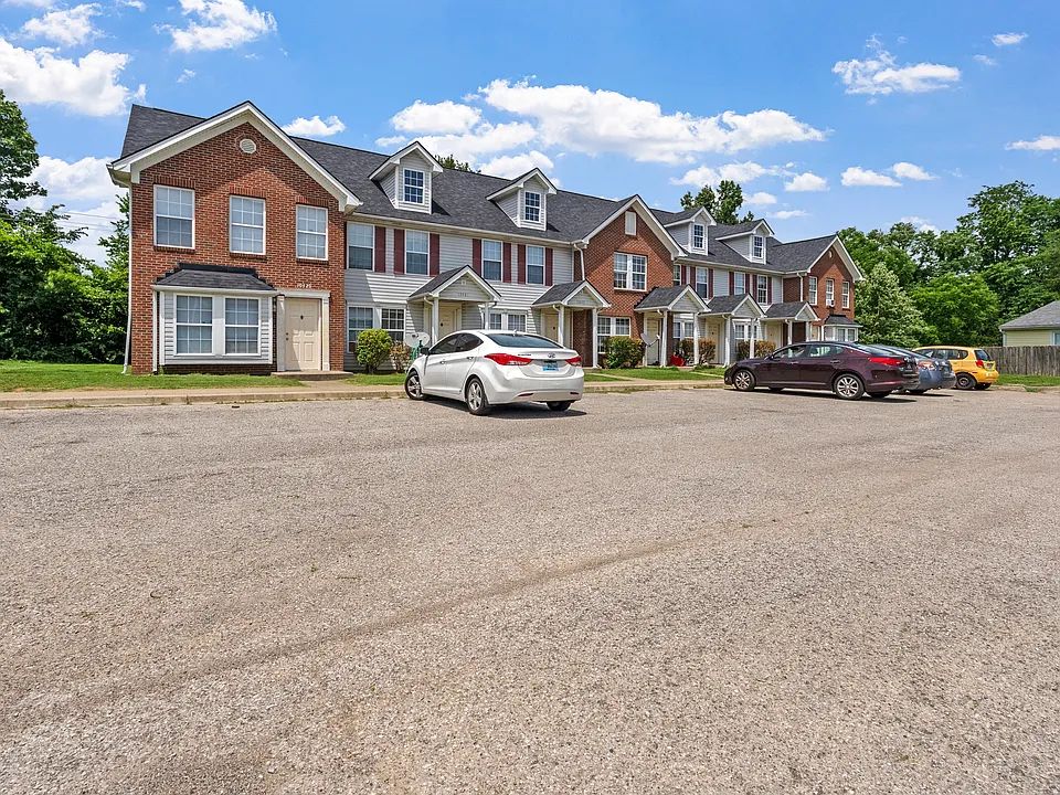 10401 Hillpark Dr