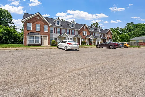 10401 Hillpark Dr Photo 1
