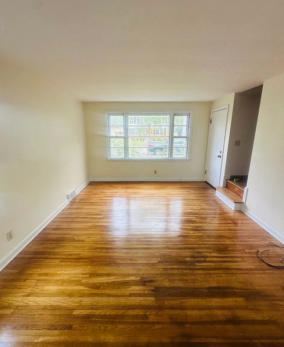 2 bed, 1.5 bath, 1300 sqft, $1,250 — Photo 4