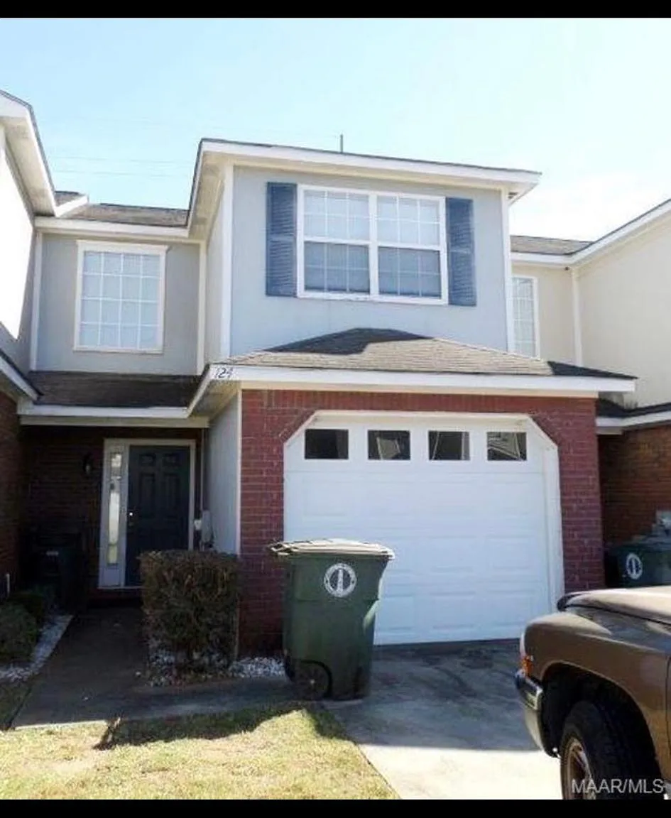 124 N Springview Dr — Photo 1