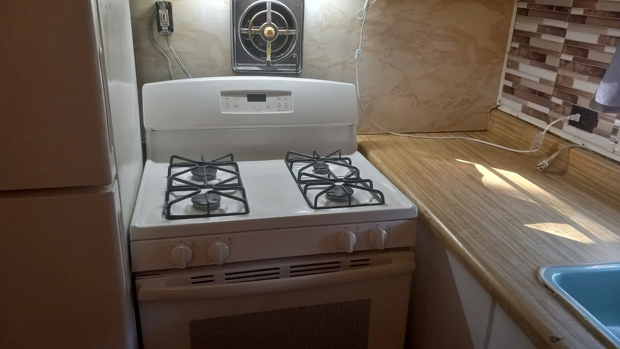 3 bed, 1351 sqft, $1,800 — Photo 4