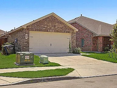 3 bed, 1504 sqft, $2,100 — Photo 1
