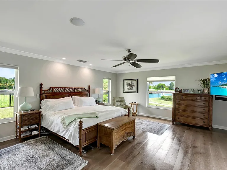 518 River Dr — Photo 20