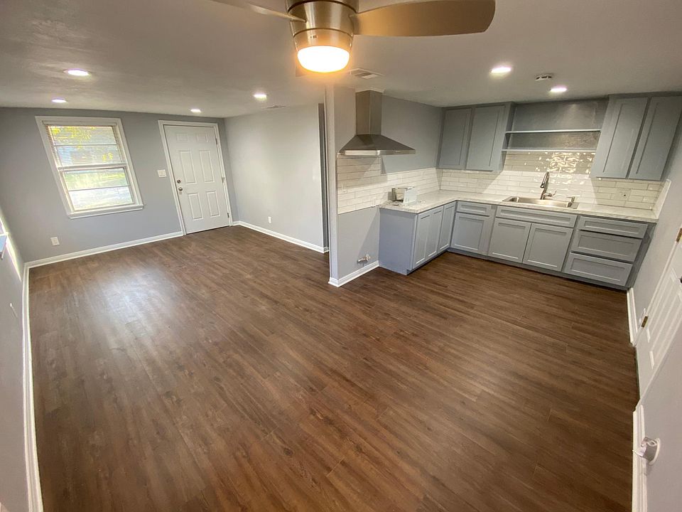 1st image of 200 W Marion St