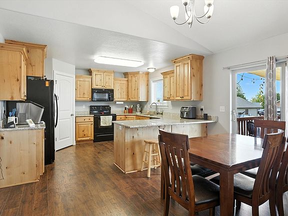 5th image of 609 N 130 E