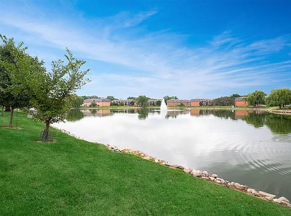 3rd image of 9442 Bay Colony Dr APT 1W