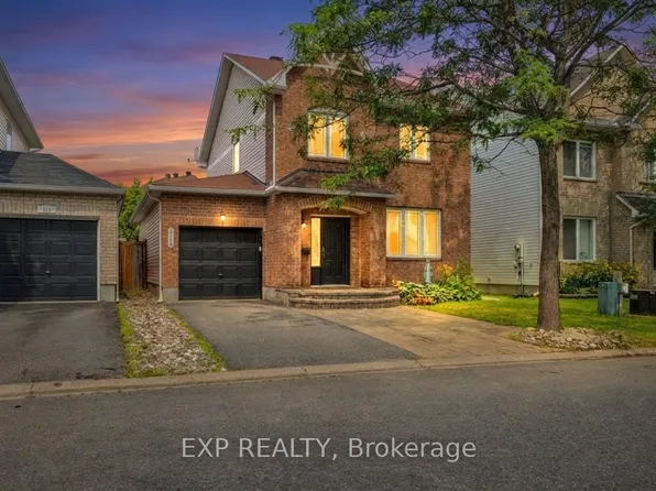 114 Ashmore Dr, Ottawa, ON K2G 7B3