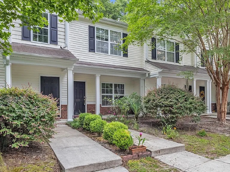 203 Twin Tree Dr — Photo 1