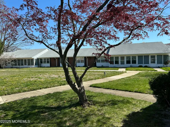 1047B Fife Court, Lakewood, NJ 08701