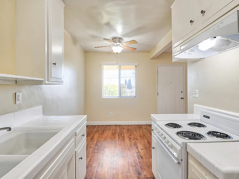 Gardenview Apartments — Photo 27