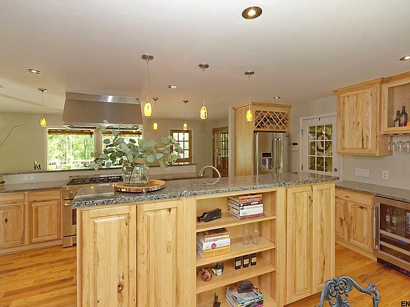 2nd image of 1 Cottage Ave