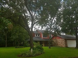 318 Gleneagles Dr, Friendswood, TX 77546