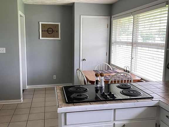 5th image of 207 Swainford Dr