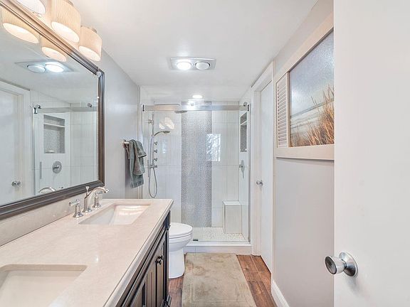 5th image of 4832 Esedra Court #206