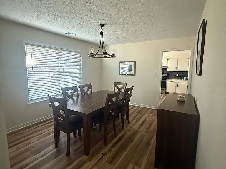 561 Davis Rd — Photo 6