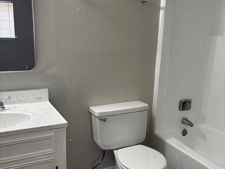 1610 Avenue O #1 — Photo 2