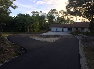 1880 17th St SW, Naples, FL 34117