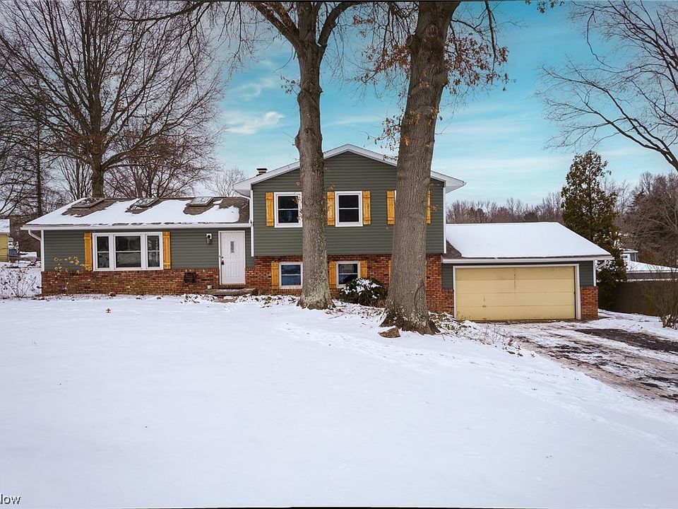 1st image of 2695 Berkshire Cir
