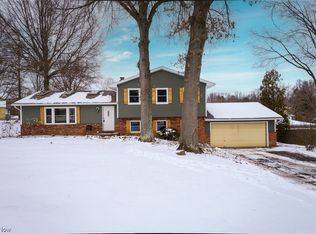 2695 Berkshire Cir, Akron, OH