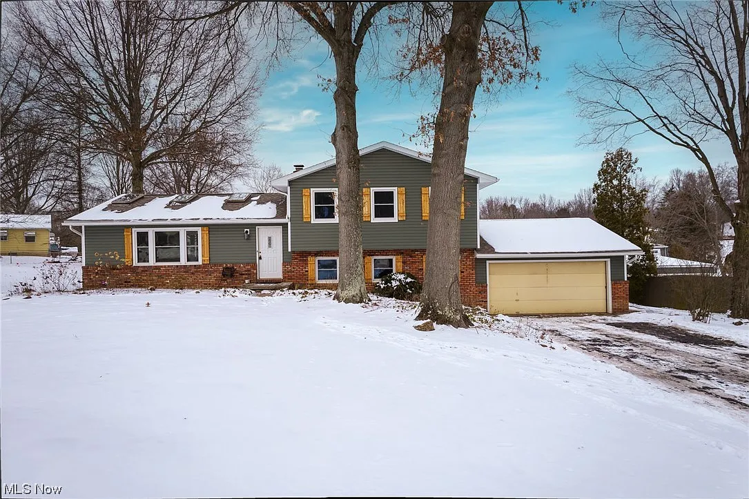 2695 Berkshire Cir photo 1