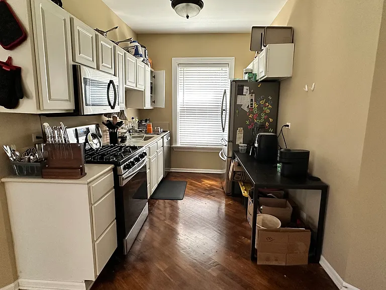5860 N Ridge Ave #2 — Photo 4