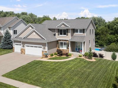 5727 Charlie Chase Ln, Bettendorf, IA, 52722