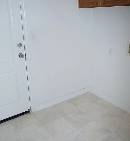 467 E Legacy Dr — Photo 18