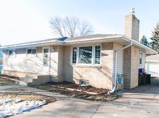 1983 Kingston Ave E, Maplewood, MN 55109