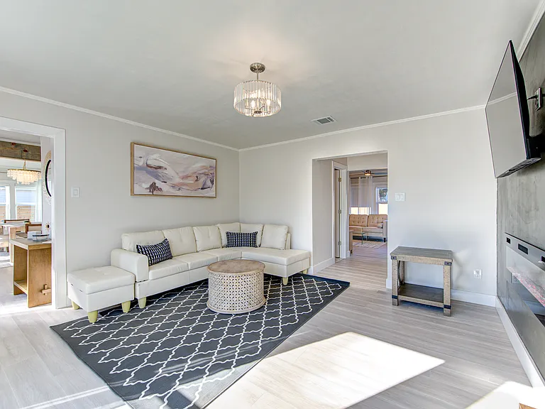 3317 Arbor St — Photo 12