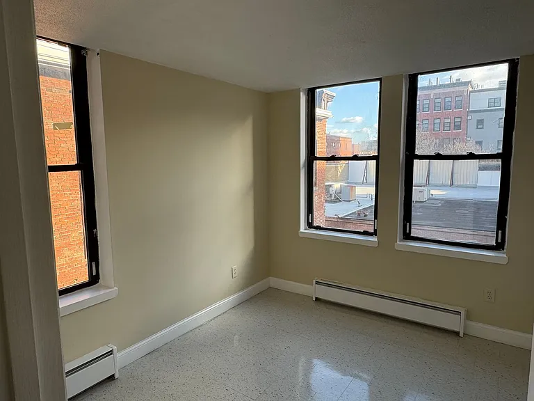 46 Amesbury St #3A — Photo 7