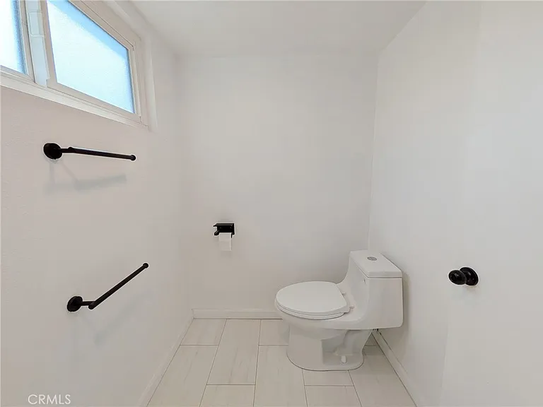 660 E Workman St — Photo 36