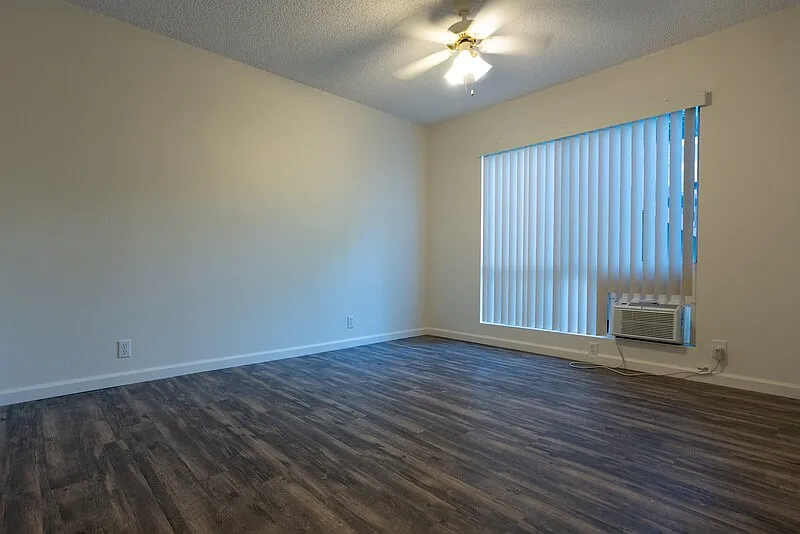 2 bed, 1.5 bath, 717 sqft, $2,700 — Photo 4