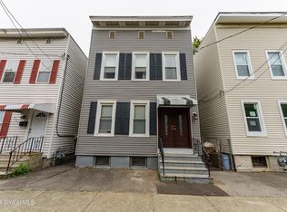 695 3rd St, Albany, NY 12206