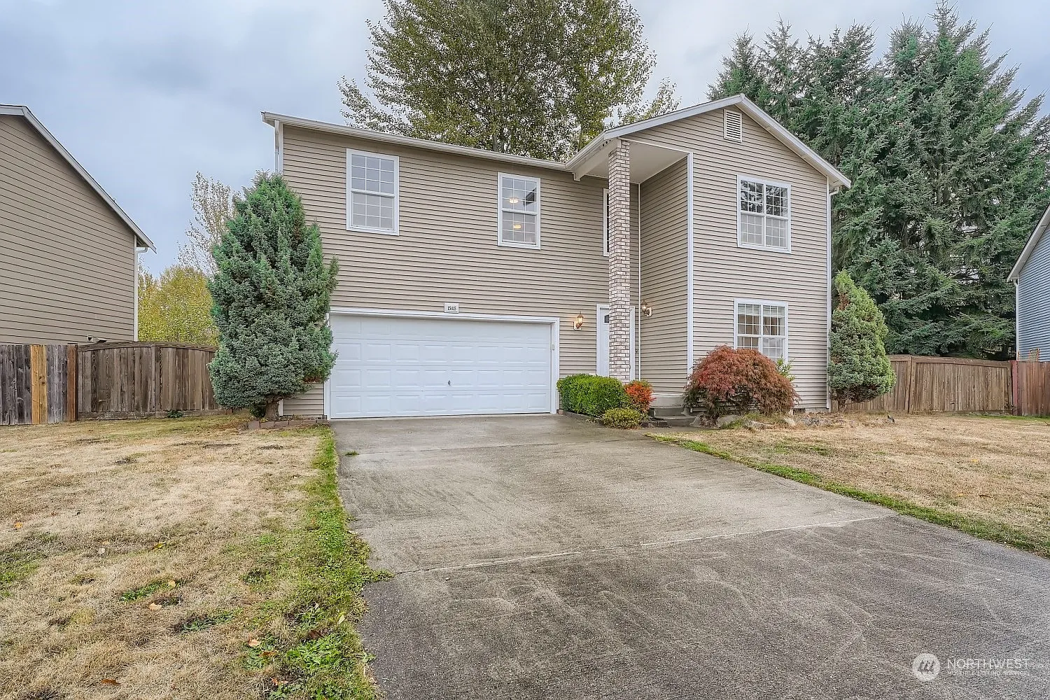 15015 95th Avenue E photo 1