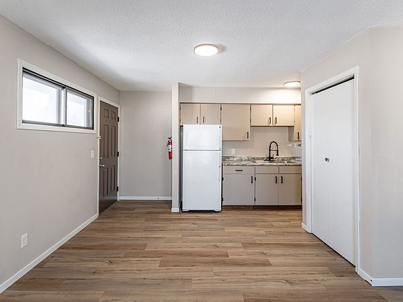 3rd image of 375 Plum St NE #9