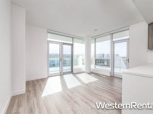 6328 No 3 Rd #1508, Richmond, BC V6Y 2B2