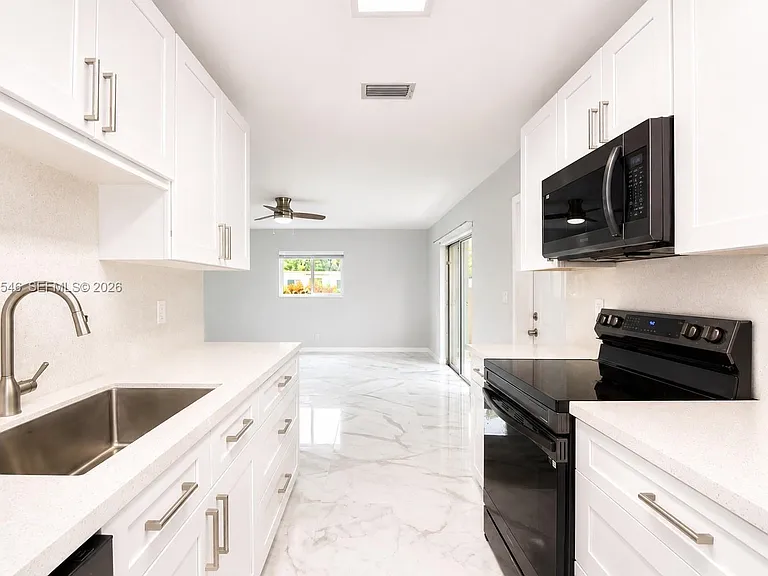 2611 SW 13th Ave #1-2 — Photo 5