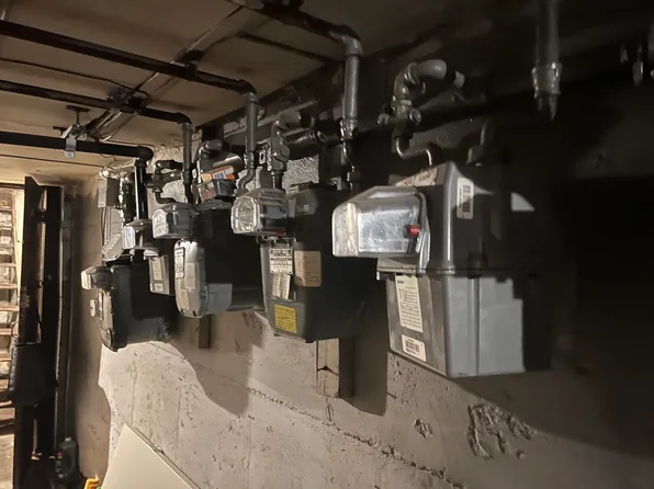 382 Avenue P image 13 of 19