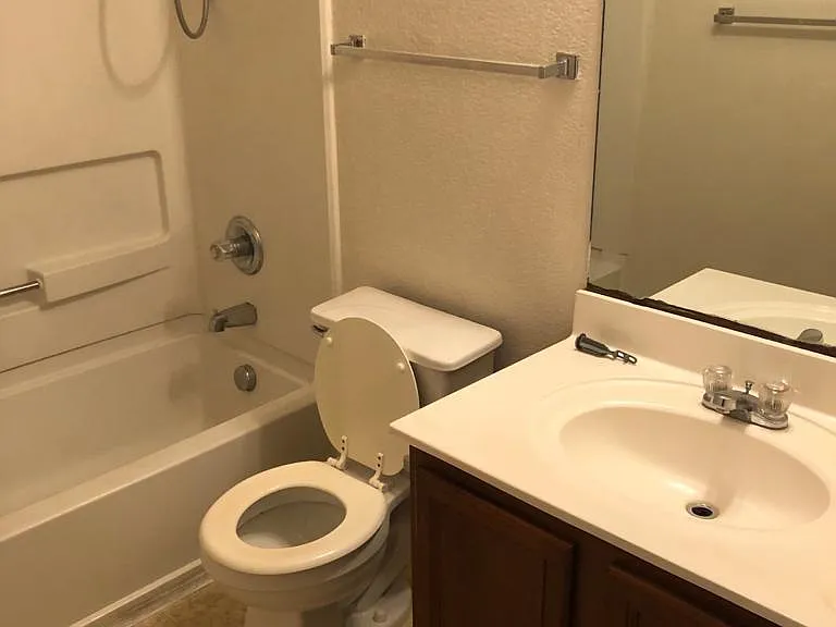2nd Bathroom upstairs